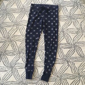 Gap body women’s XS navy snowflake pajama bottoms